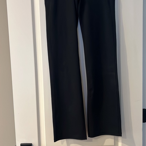 Under armor size medium, boot, cut pants - Picture 2 of 5